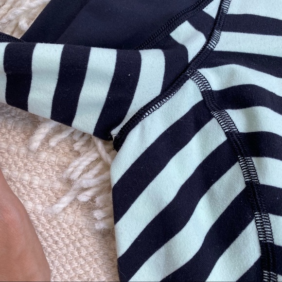 LULULEMON sea stripe mint and black striped Run: Reflect long sleeve tee 4 - Picture 5 of 11